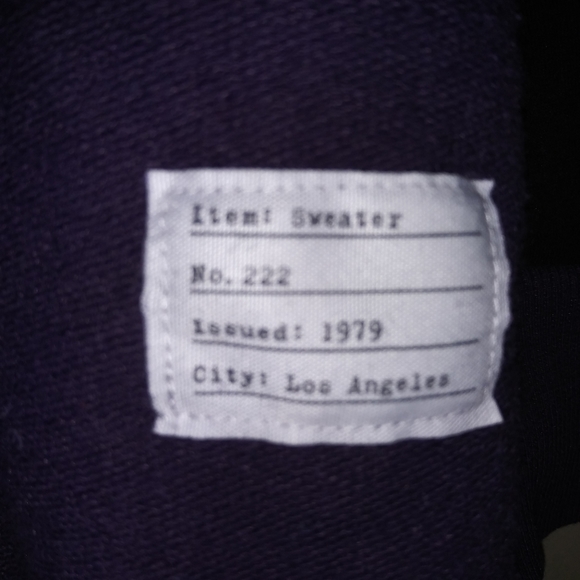 Adam Levine Sweater - Picture 3 of 4